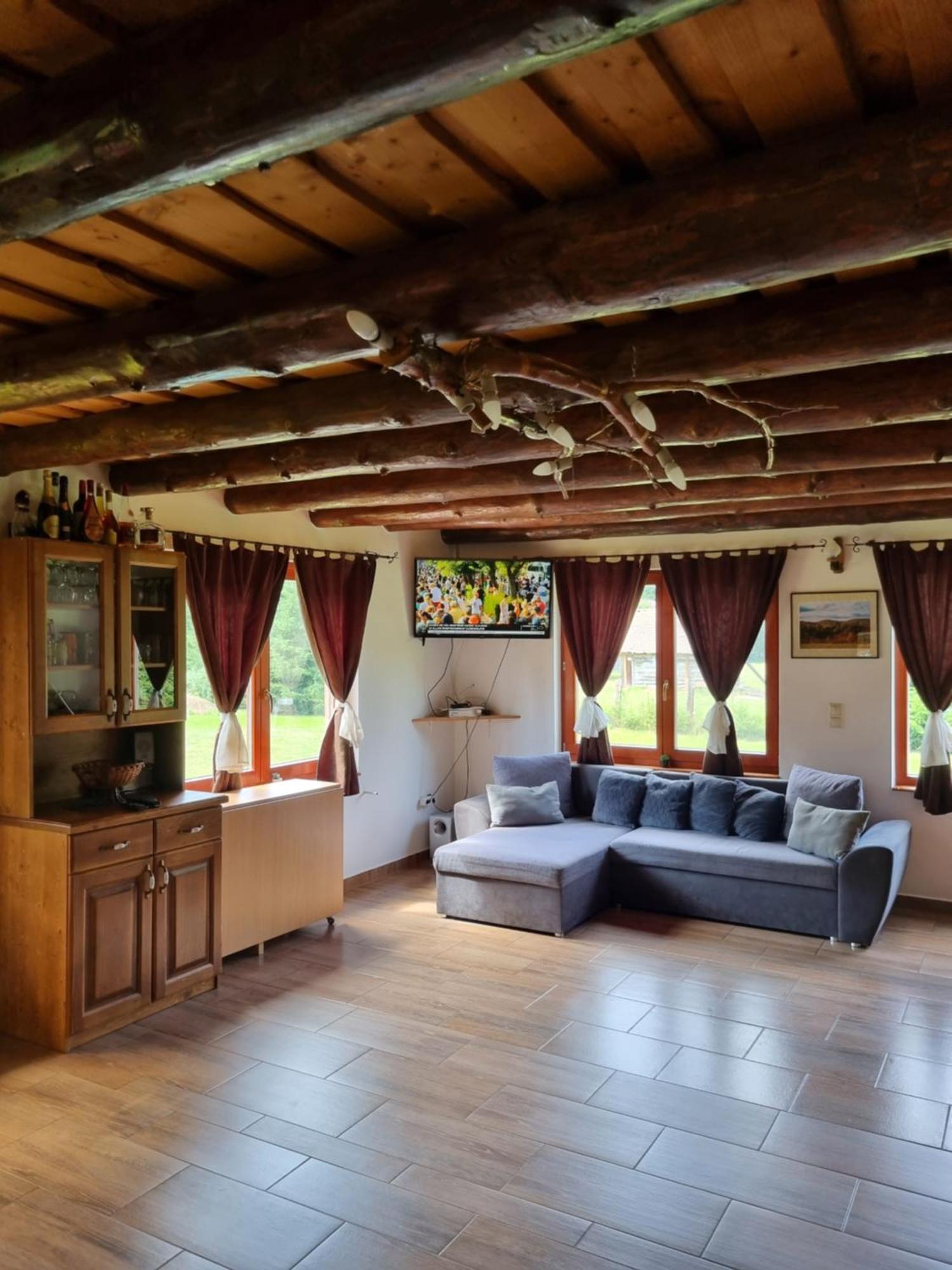 Hotel Katalin Kulcsoshaz à Băile Chirui Extérieur photo