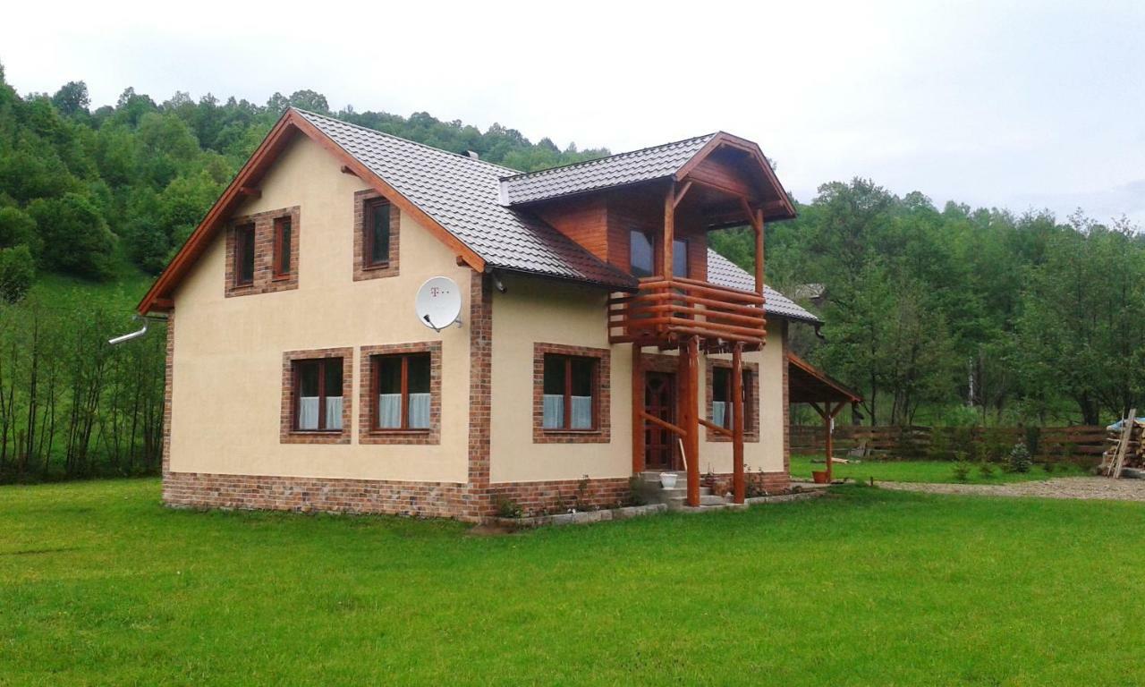 Hotel Katalin Kulcsoshaz à Băile Chirui Extérieur photo