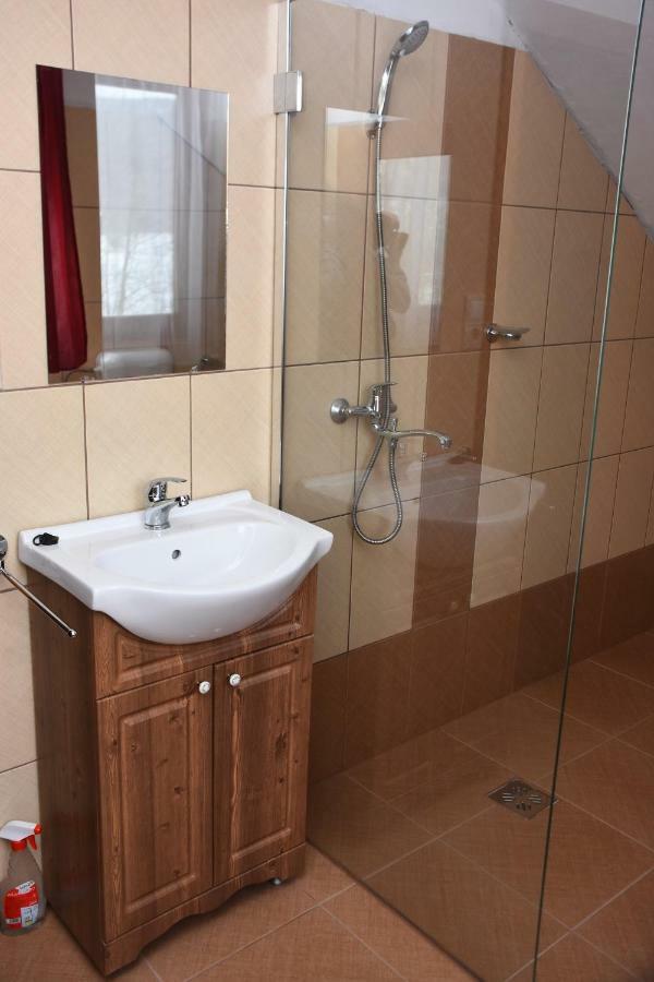 Hotel Katalin Kulcsoshaz à Băile Chirui Extérieur photo