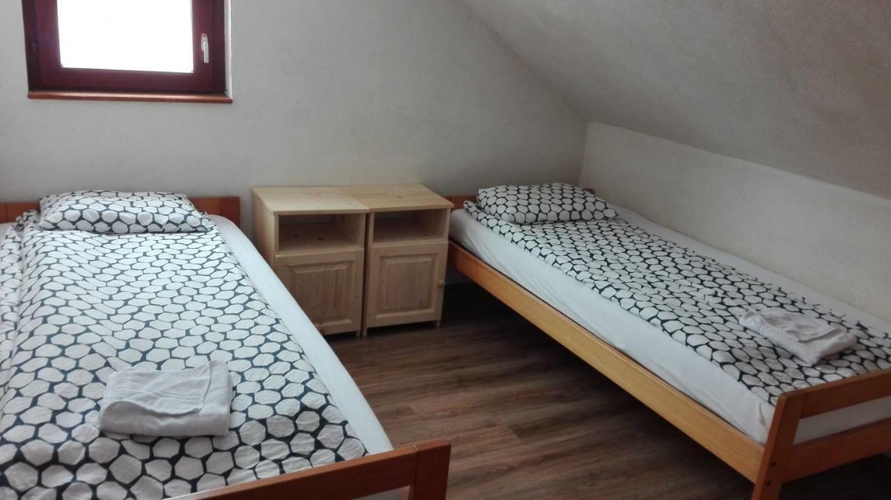 Hotel Katalin Kulcsoshaz à Băile Chirui Extérieur photo